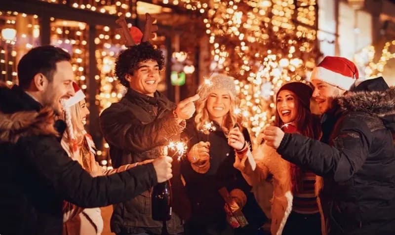 Holiday Mistletoe Mixer @ Edgewater Public Market